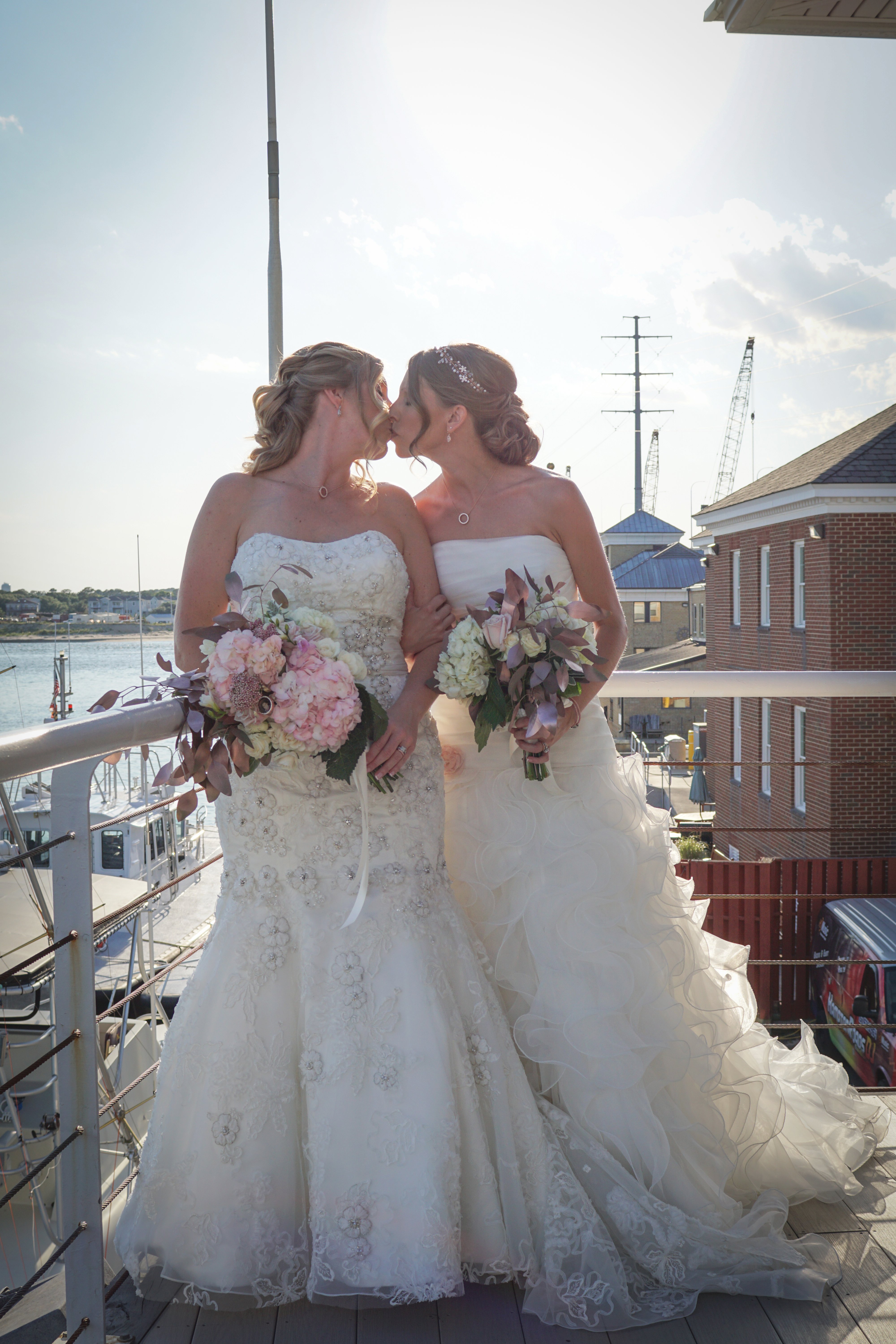Waterfront Weddings Virginia Beach Lesner Inn Lesbian Wedding Venue