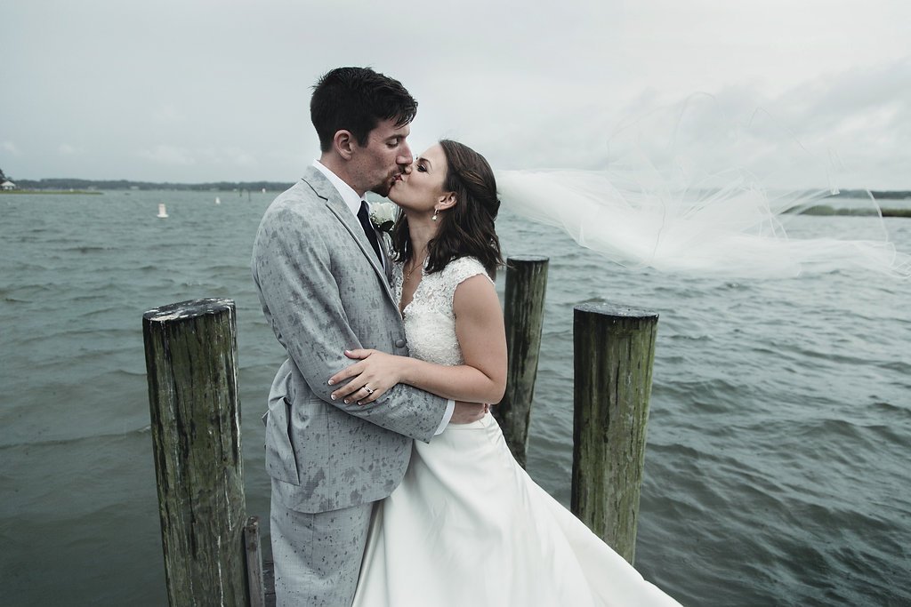 Rainy-wedding-Lesner-Inn-Virginia-Beach-weather-proof-venue-Echard-Wheeler